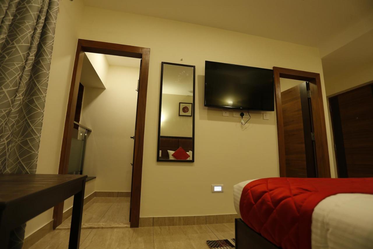บรีซ สวีท Hotel Devanahalli ภายนอก รูปภาพ
