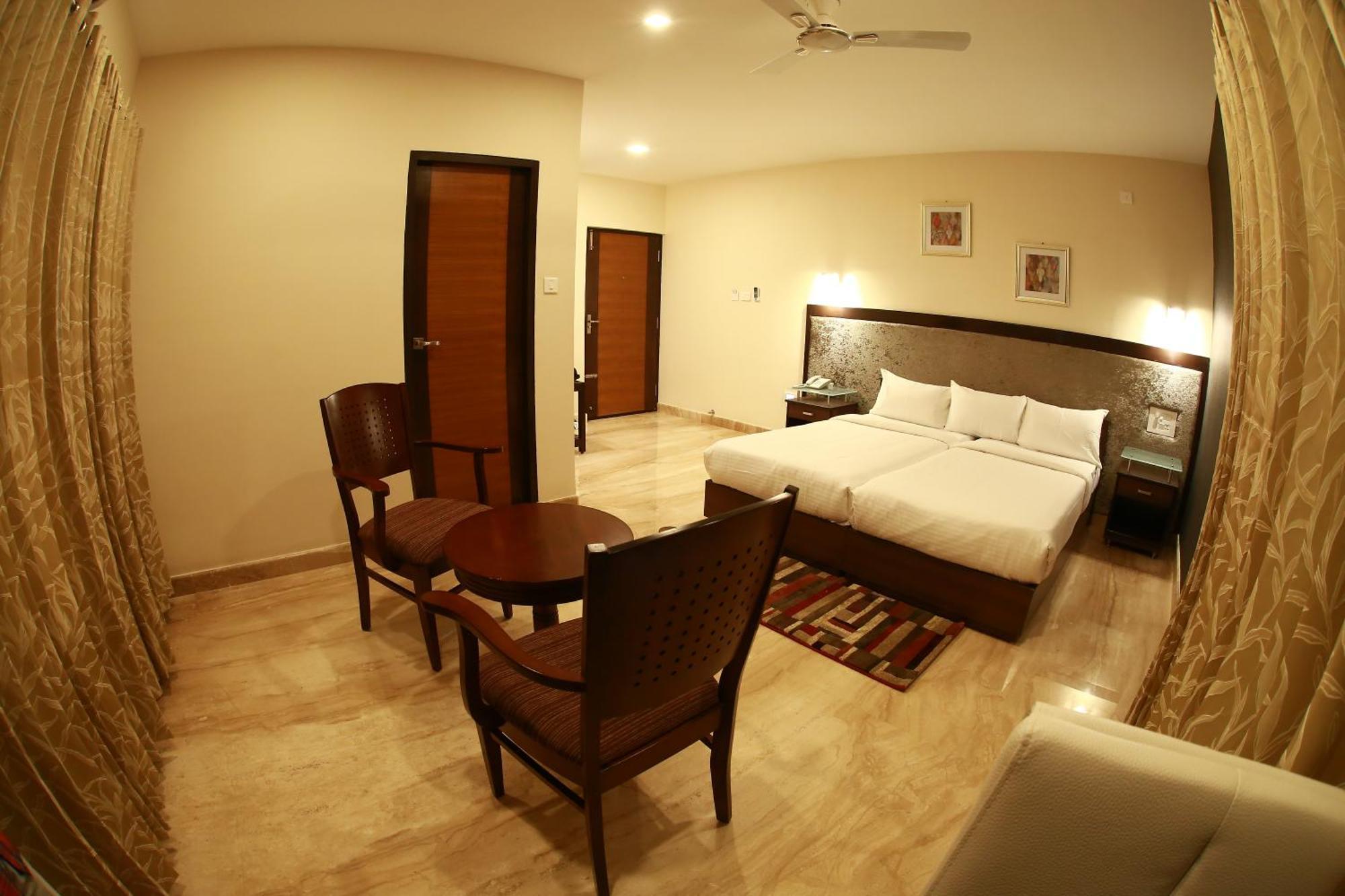 บรีซ สวีท Hotel Devanahalli ภายนอก รูปภาพ